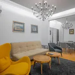 Central Luxurious 2 Bd Flat Near Ndk